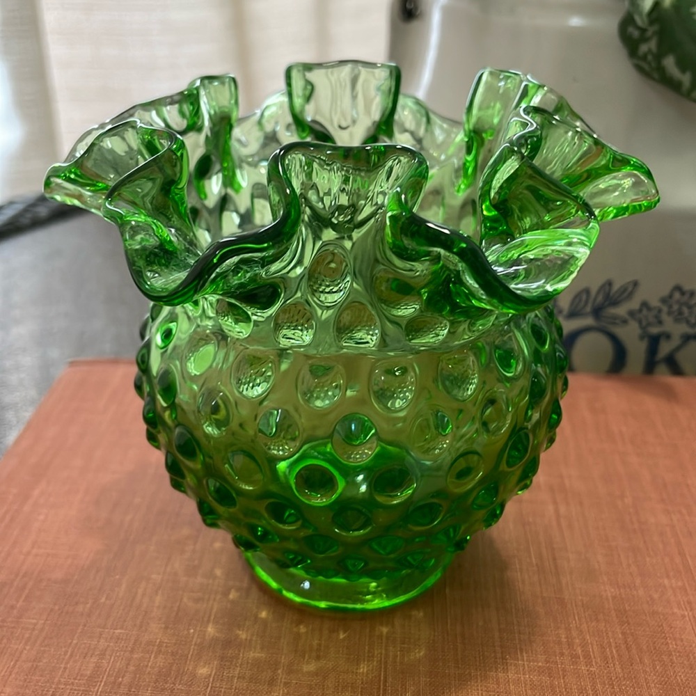 Vintage Fenton Glass Emerald Green Hobnail Ruffled Edge Vase